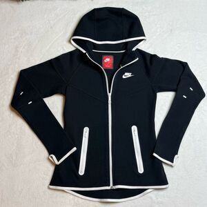 Women’s S Nike Sportswear Tech Fleece Windrunner Full Zip with Hood Black